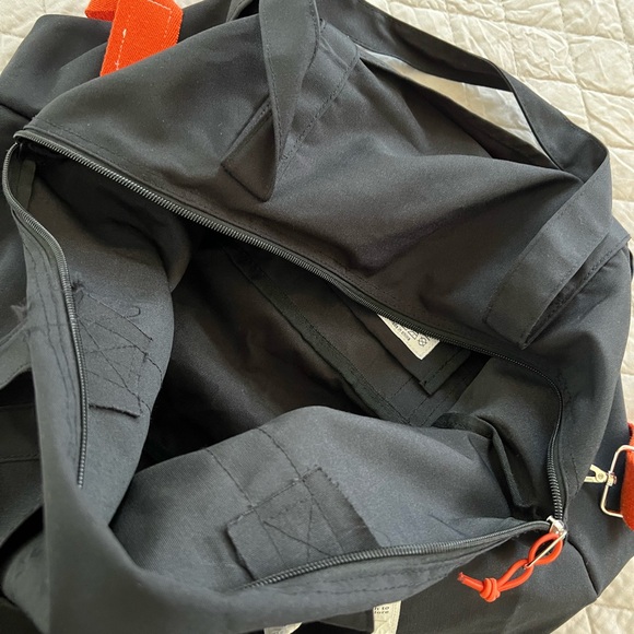 Scandia Home Duffel Bag Black and Orange with Minimalist Design - Picture 11 of 11